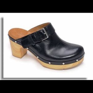 NIB Clarks Ledella York Black Clogs